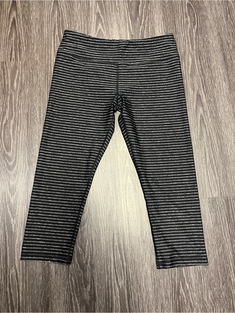 NWOT Lorna Jane Scorpio Sol Black and White Striped Leggings